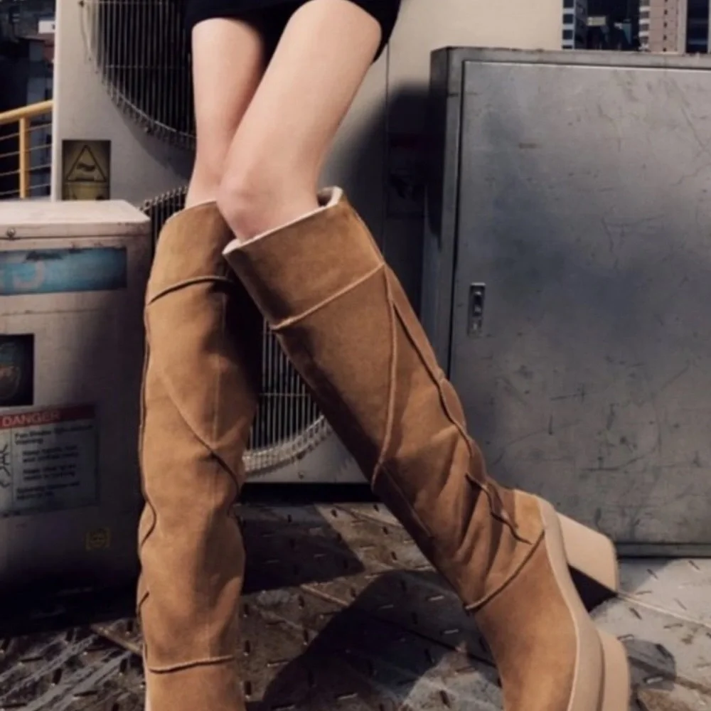 UGG new heights platform extra tall boots in Chestnut - Picture 12 of 12
